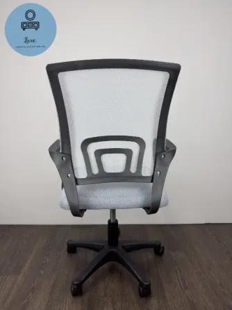 Удобное детское ортопедическое кресло с сеточной спинкой — отличный выбор для ребёнка. Бишкек