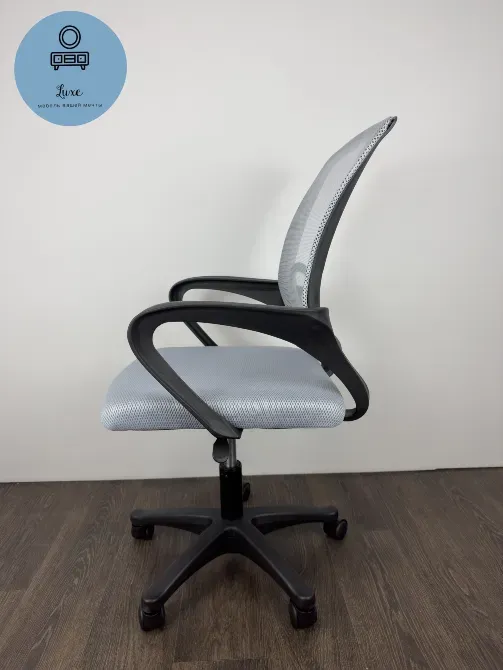 Удобное детское ортопедическое кресло с сеточной спинкой — отличный выбор для ребёнка. Бишкек - изображение 1