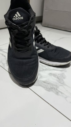 Мужские кроссовки, 43, Adidas, Б/у, цвет - Черный, Самовывоз, Платная доставка Бишкек - сүрөт 2