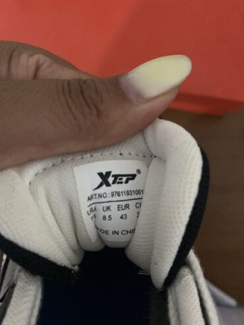 Продаю кроссовки, Lion размер 43, xtep тоже 43. Абсолютно новые Бишкек - изображение 4