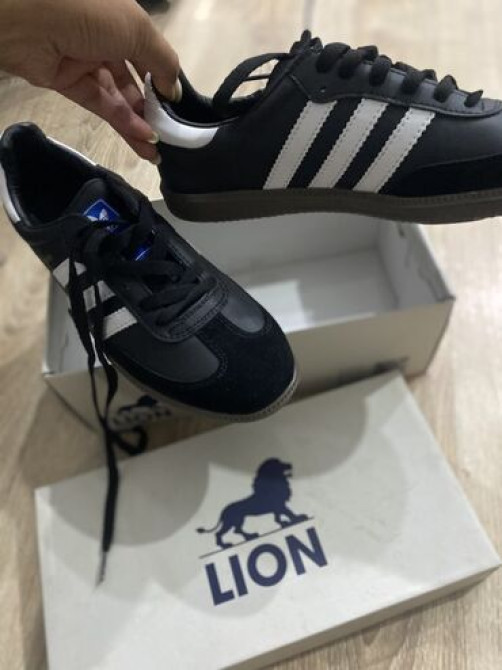 Продаю кроссовки, Lion размер 43, xtep тоже 43. Абсолютно новые Бишкек - изображение 1