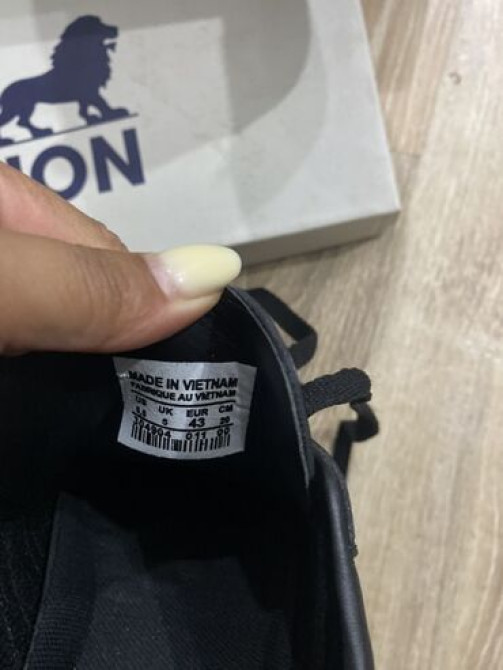 Продаю кроссовки, Lion размер 43, xtep тоже 43. Абсолютно новые Бишкек - изображение 2