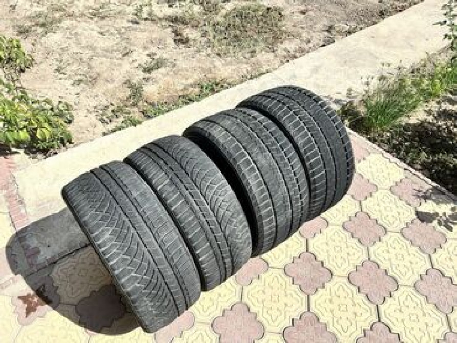 Комплект зимней резины, разноширокие Kapsen 265/35/18 - 2шт Kumho Bishkek - photo 1