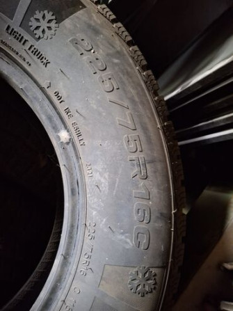 Зимние шиныразмер 225/75R16C Бишкек - сүрөт 1
