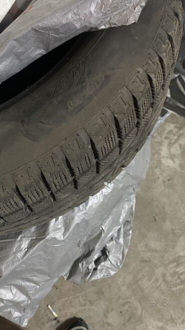 Продаю зимние резины размером: 235.60.R18Состояние: отличное Bishkek - photo 3