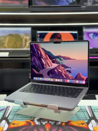 Ноутбук, Apple, 8 ГБ ОЗУ, Apple M3, 14 ", Для работы, учебы, память SSD Бишкек - сүрөт 2