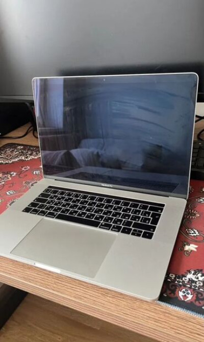 Ноутбук, Apple, 16 ГБ ОЗУ, Intel Core i7, 16 ", Б/у, Для работы, учебы, память SSD Бишкек - изображение 4