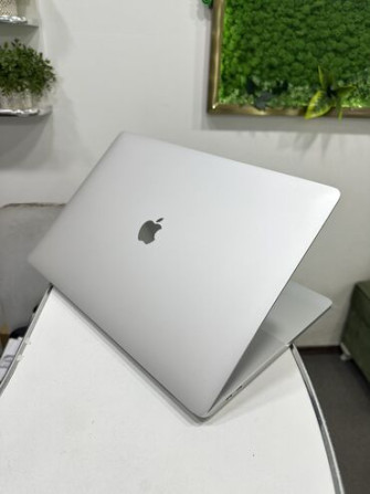 Ноутбук, Apple, 16 ГБ ОЗУ, Intel Core i7, 16 ", Б/у, Для работы, учебы, память SSD Бишкек - сүрөт 5