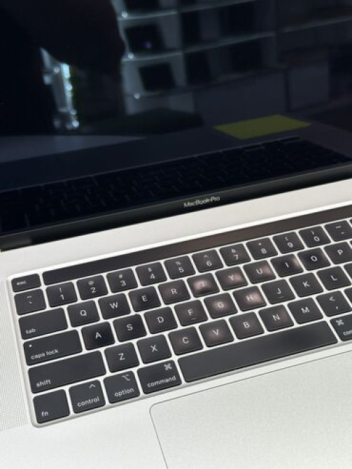 Ноутбук, Apple, 16 ГБ ОЗУ, Intel Core i7, 16 ", Б/у, Для работы, учебы, память SSD Бишкек - изображение 2