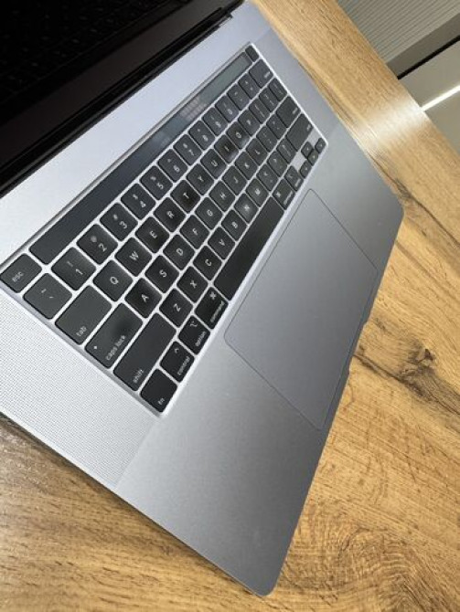 Ноутбук, Apple, 16 ГБ ОЗУ, Intel Core i9, 16 ", Б/у, Для работы, учебы, память NVMe SSD Бишкек - изображение 2