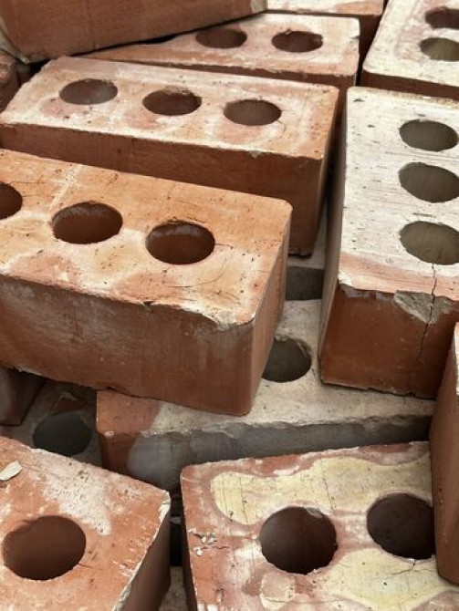 Кирпич в Бишкеке – это материал, который широко используется в Бишкек - сүрөт 2