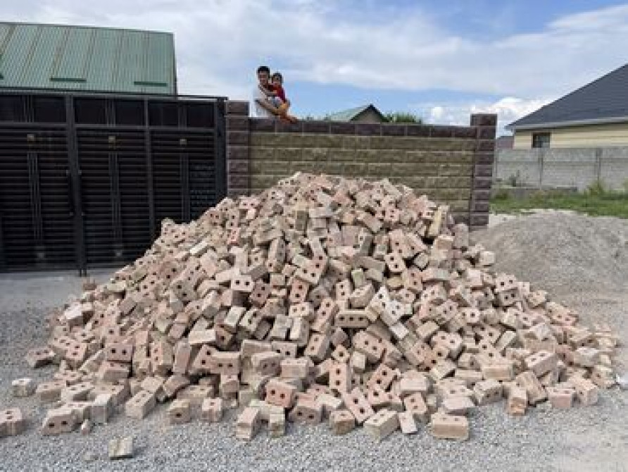 Пустотелый, дырчатый, Жженый кирпич, 250x120x90 Бишкек - сүрөт 7