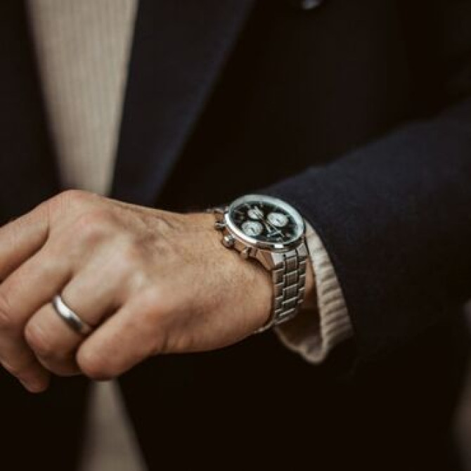 Свежая модель от Casio Edifice! EFR-575D-1A — стиль, который говорит Бишкек - изображение 3