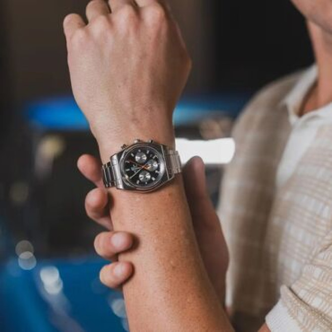 Edifice EFB-730D Функции : секундомер, дата, подсветка стрелок; Бишкек - изображение 2
