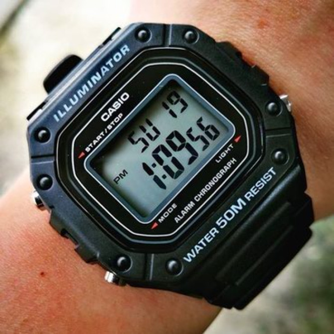 Фирменные спортивные часы ! ___ Функции : секундомер, будильник Бишкек - изображение 3