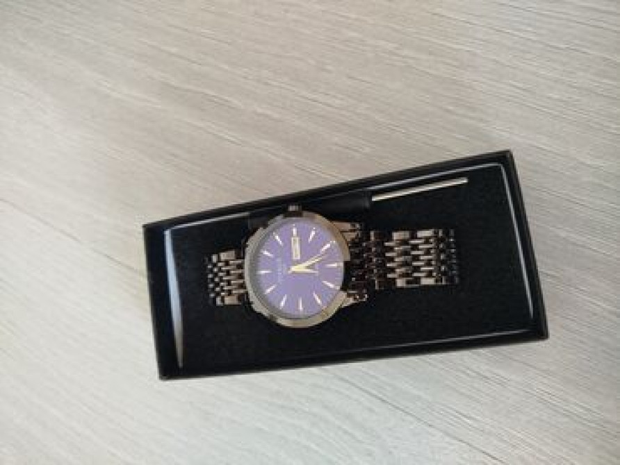 Часы с металлическим браслетом и корпусом под темный металл. Синий Бишкек - изображение 1