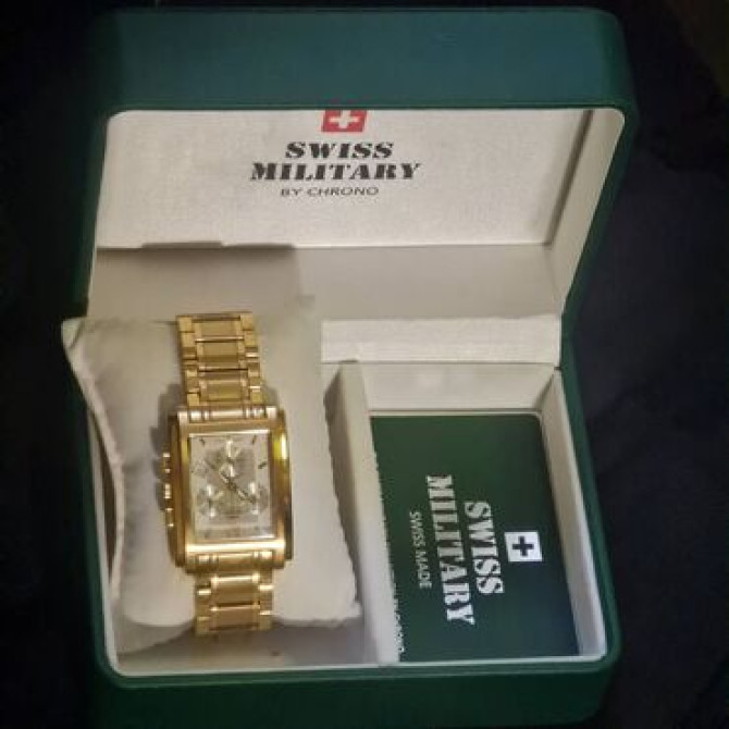 Часы швейцарские оригинал с документами коробка. отличное Бишкек - изображение 1