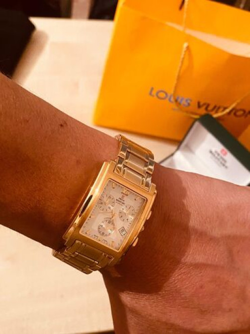 Часы швейцарские оригинал с документами коробка. отличное Бишкек - изображение 3