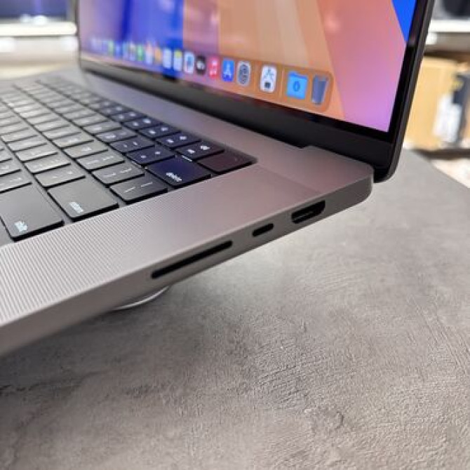 Ноутбук, Lenovo, 32 ГБ ОЗУ, Apple M1 Pro, 16 ", Б/у, Для работы, учебы, память NVMe SSD Бишкек - изображение 2