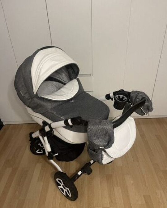 Коляска, цвет - Серебристый, Б/у Бишкек - сүрөт 3