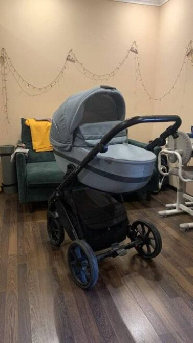 Коляска, цвет - Серебристый, Б/у Бишкек - изображение 8