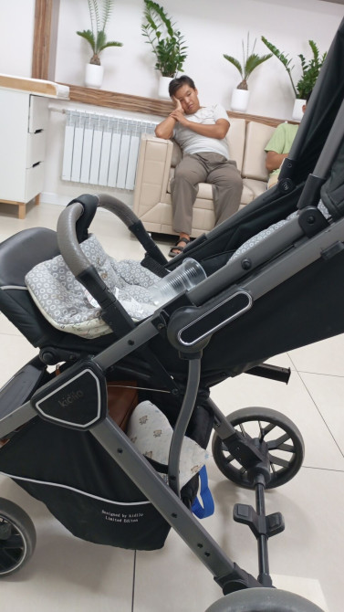 Коляска, цвет - Черный, Б/у Бишкек - изображение 1