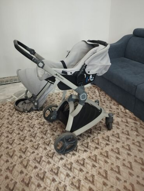 Коляска, цвет - Серебристый, Б/у Бишкек - изображение 4