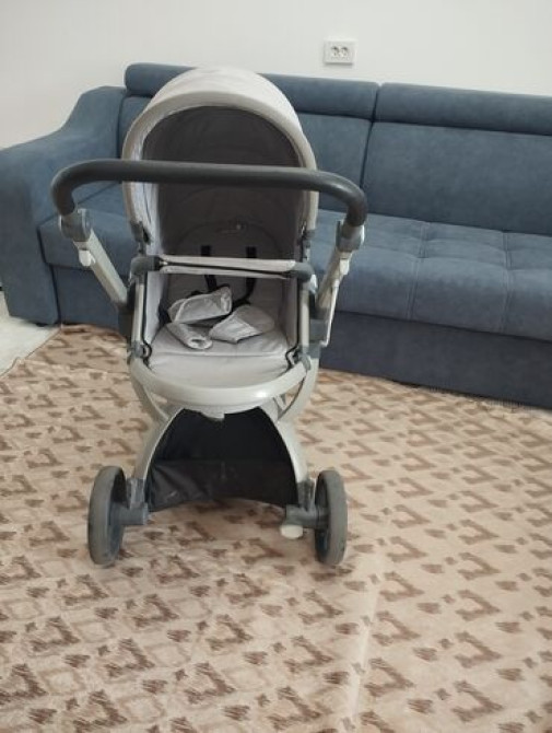Коляска, цвет - Серебристый, Б/у Бишкек - изображение 2