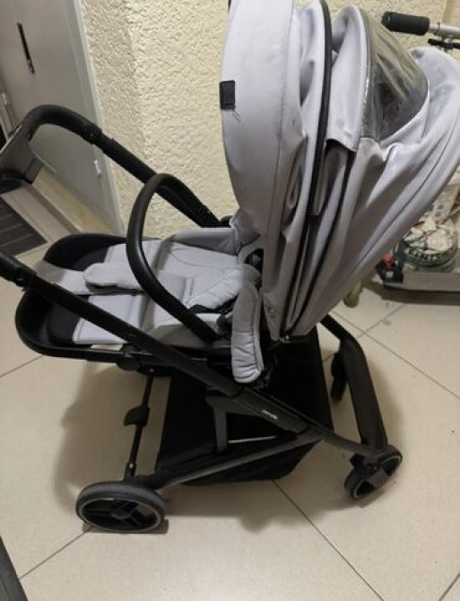 Коляска, цвет - Серебристый, Б/у Бишкек - изображение 3