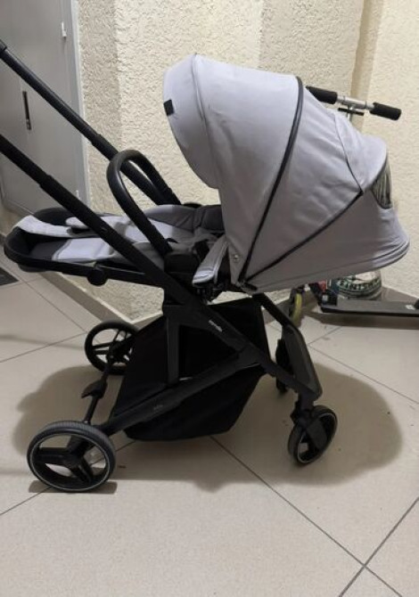 Коляска, цвет - Серебристый, Б/у Бишкек - изображение 2