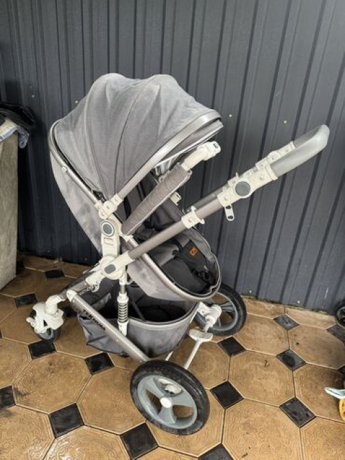 Коляска, цвет - Серебристый, Б/у Бишкек - изображение 3