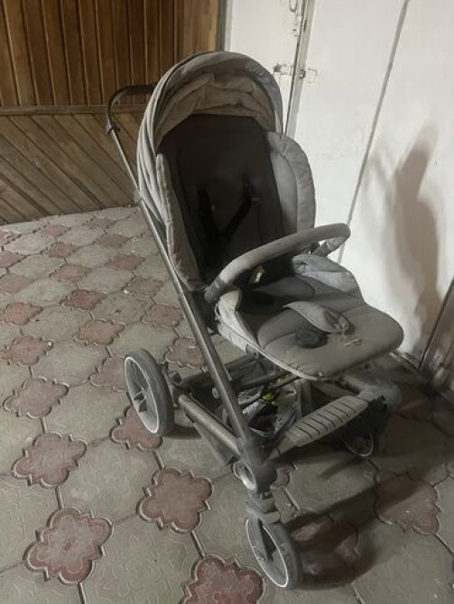 Коляска, цвет - Серебристый, Б/у Бишкек - изображение 1