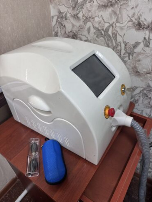 Продается аппарат для удаления татуажа, две насадки для всех видов Бишкек - изображение 1