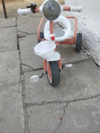 Детский велосипед, 3-колесный, 3 - 4 года, Для девочки, Б/у Bishkek - photo 1