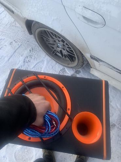 Активный автомобильный сабвуфер в корпусе с фазоинвертором. Описание Бишкек - изображение 1