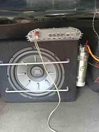 Продаю сабвуфер в идеальном состоянии качает очень бодро JBL - 1000 Бишкек
