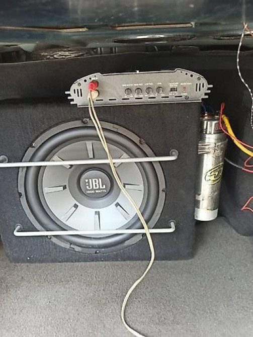 Продаю сабвуфер в идеальном состоянии качает очень бодро JBL - 1000 Бишкек - изображение 2