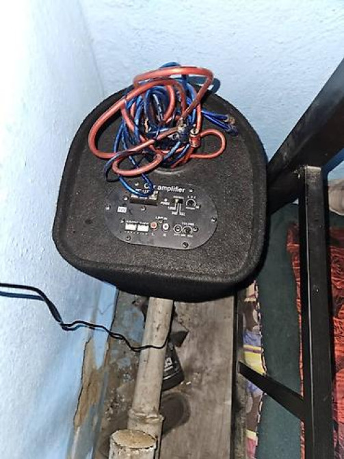 Автомобильный сабвуфер в корпусе с встроенным усилителем Бишкек - изображение 1