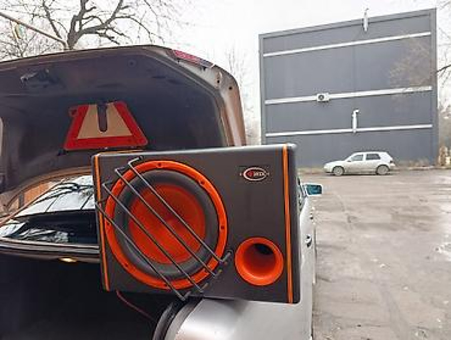 Активный автомобильный сабвуфер Mystery в корпусе с фазоинвертором Бишкек - изображение 1