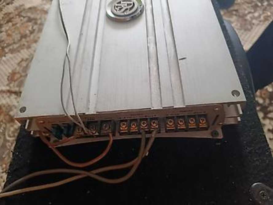 Сабвуфер в оформлении ФИ + автомобильный усилитель Комплект для Бишкек - изображение 1