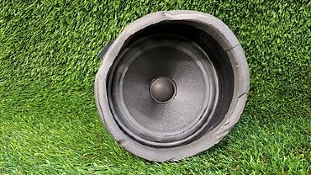 Динамик передний правый Е53 8 379 568 Год 2005 В отличном Бишкек - изображение 1