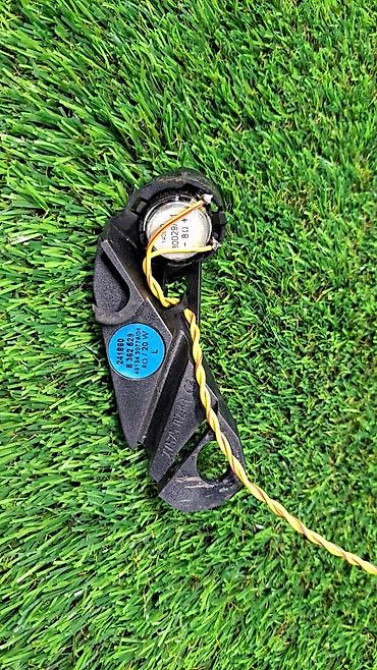 Динамик пищалка е39 8ом Номер 8 362 —529 Год 2001 В отличном Бишкек - изображение 3