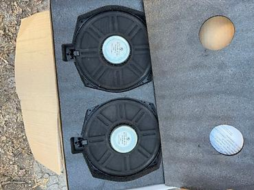 Пара штатных автомобильных сабвуферов/низкочастотных динамиков BMW E60 Бишкек - изображение 2