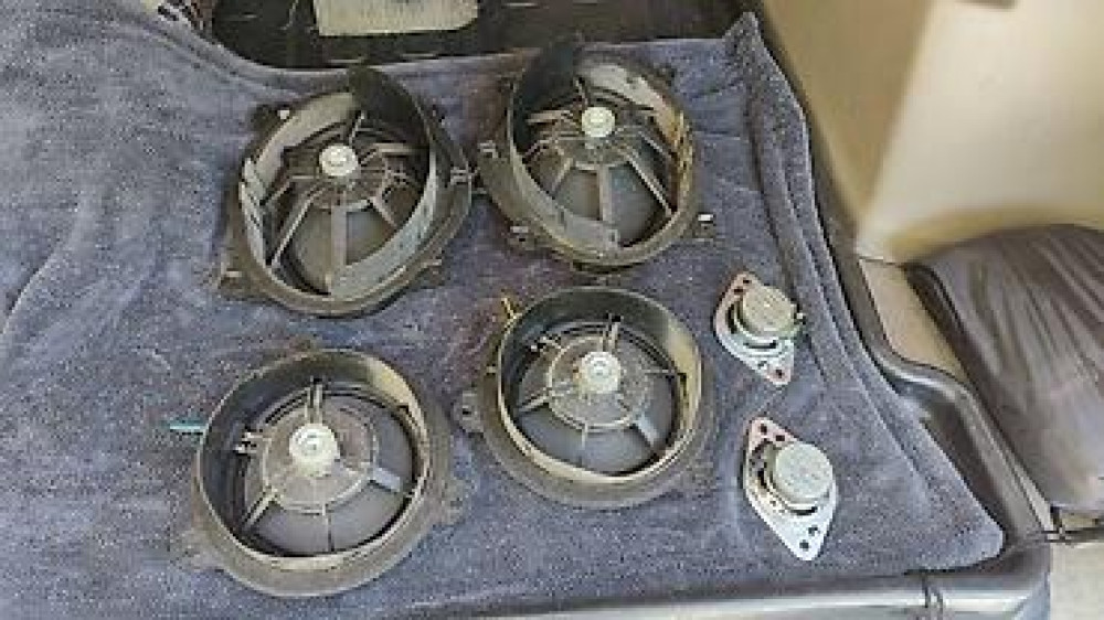 Продам комплект штатных динамиков с Тойота Hilux Surf. Не рваные, не Бишкек - изображение 2