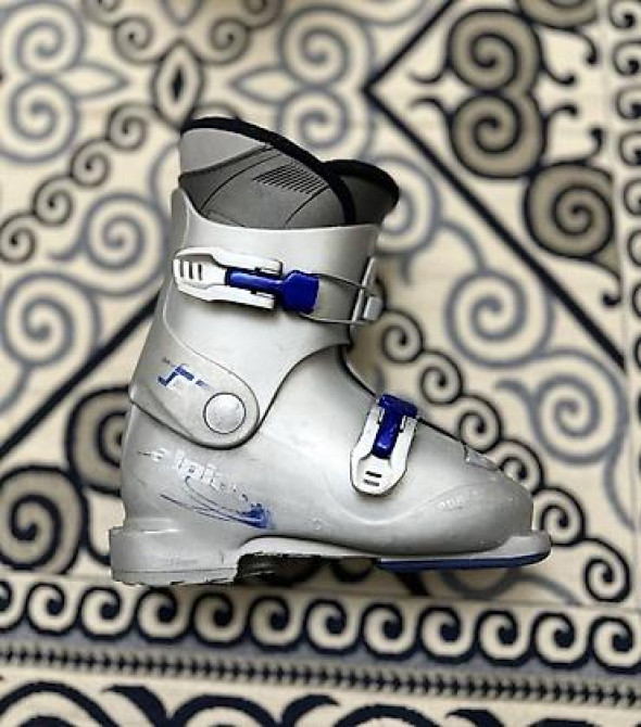 Продаю Детские горнолыжные ботинки Alpina (19 см) Надежные ботинки для Бишкек - изображение 2