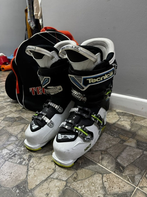 Горнолыжные ботинки Tecnica Magnum 120 По русски 42 размер - Бишкек - изображение 1