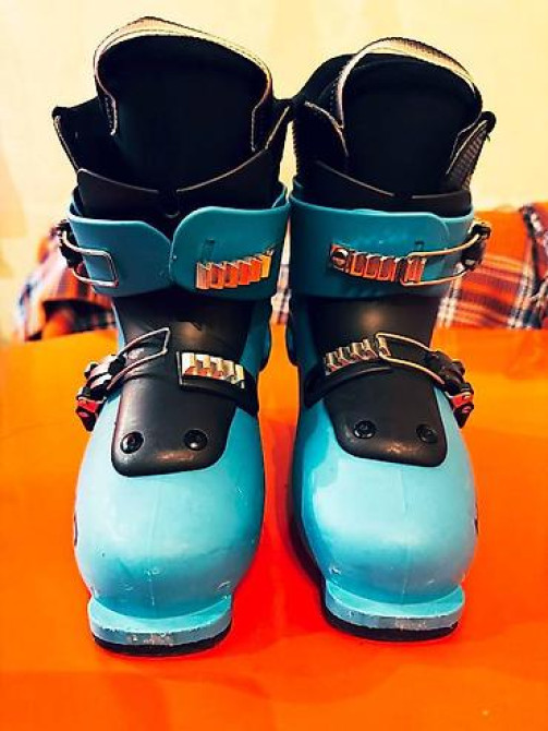 Продаю детские горнолыжные ботинки HEAD J2, размер 22-22,5 (35-36) Бишкек - изображение 1