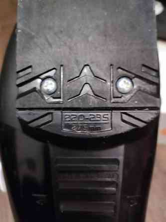 Продаю б/у детские лыжные ботинки и палочки (состояние идеальное) Бишкек