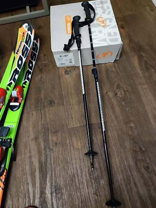 Продаю б/у детские лыжные ботинки и палочки (состояние идеальное) Бишкек - изображение 3