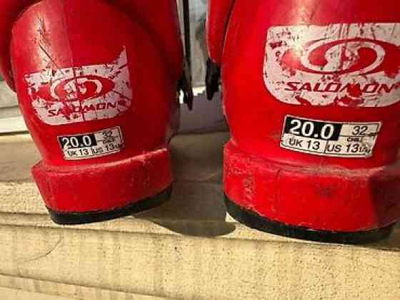 Продаю детские лыжные ботинки две штуки на 5-6 лет 30-31 по нашему (19 Бишкек